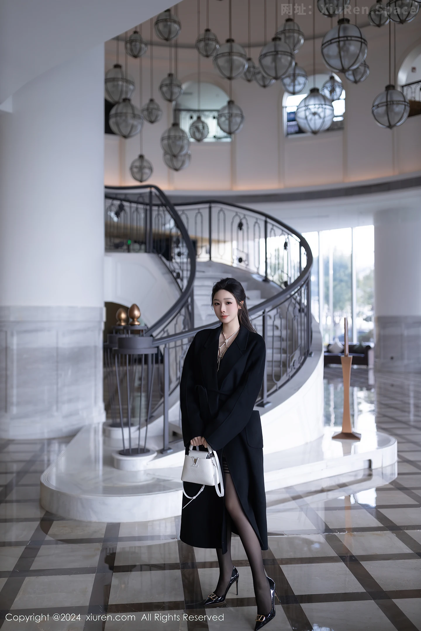 图片[5]-[XiuRen秀人网]VOL.8552 模特小逗逗性感黑色薄纱连体衣情趣捆绑秀惹火身材撩人诱惑写真80P-秀人网官方网站